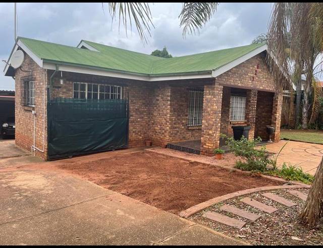 4 BEDROOM HOUSE FOR SALE IN DANVILLE